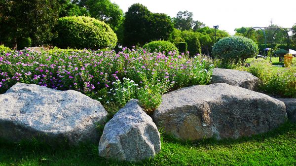 Boulder Landscaping in Woodland Hills