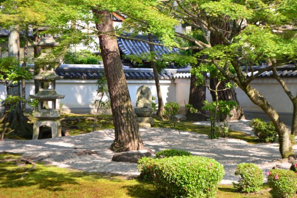Zen Garden Landscaping in Woodland Hills