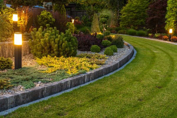 Garden Repair Service in Woodland Hills