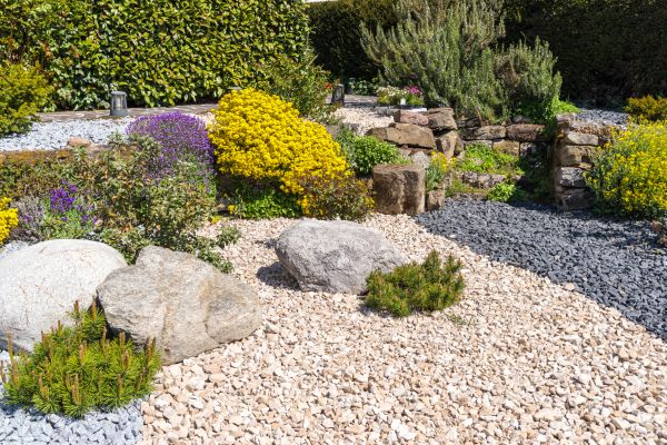 Decorative Gravel Installation in Woodland Hills