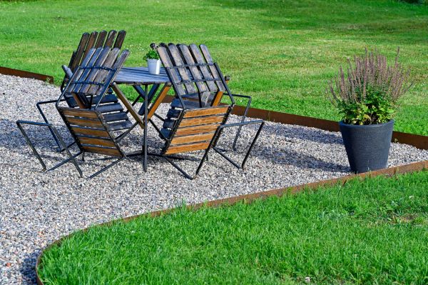 Metal Edging Installation in Woodland Hills