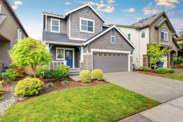 Curb Appeal Landscaping in Woodland Hills