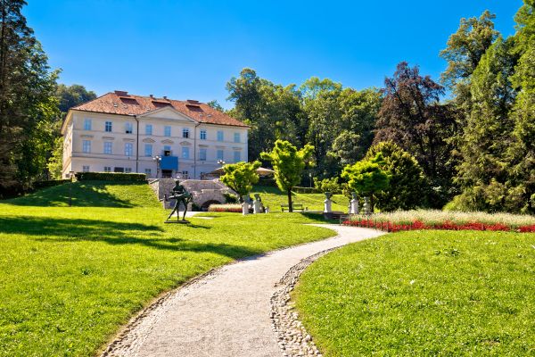 Park Landscape Maintenance in Woodland Hills