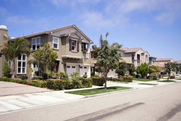 Neighborhood Landscaping in Woodland Hills